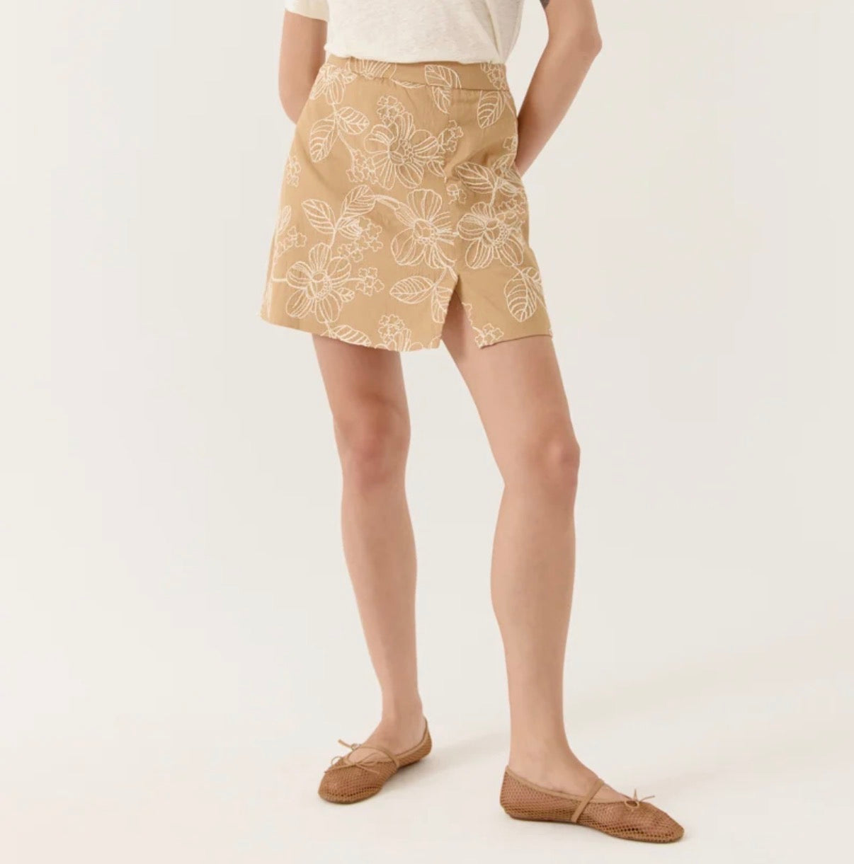 Jupe beige - Cymora - ArtLove